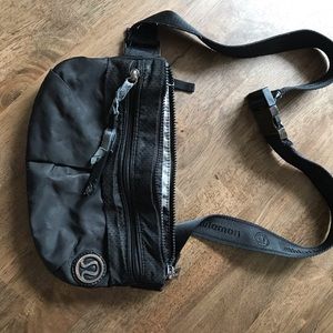 Lululemon fanny pack or cross bodied